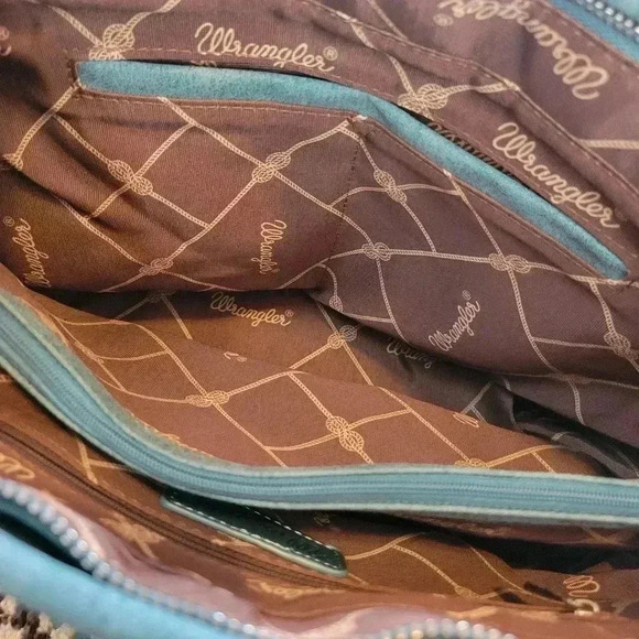 NWT Wrangler Concealed Carried Leather Floral Embroydered Teal Purse - Picture 8 of 10